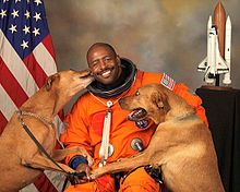Leland D Melvin
